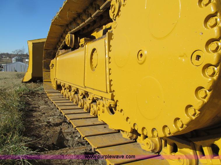 image for item J3354 2006 John Deere 750J LT dozer