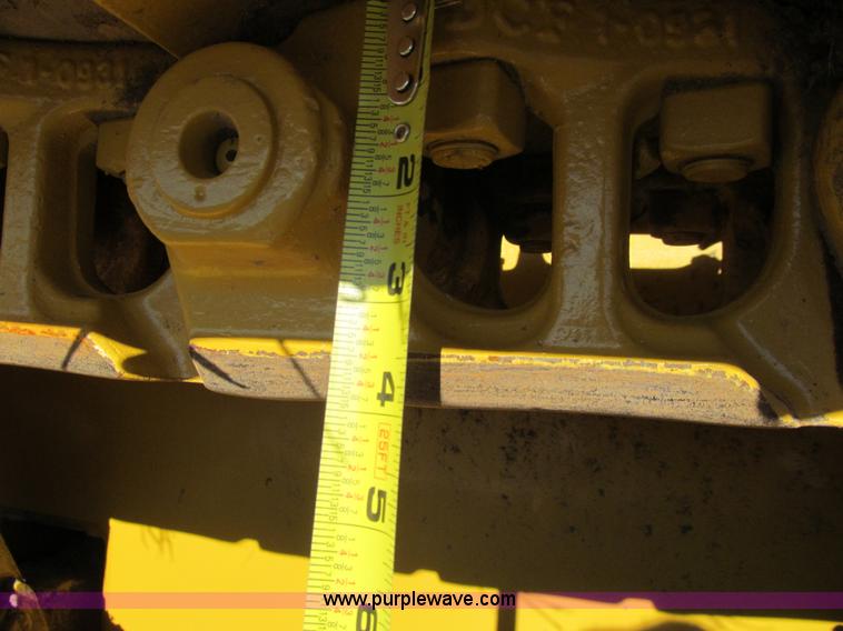 image for item J3354 2006 John Deere 750J LT dozer