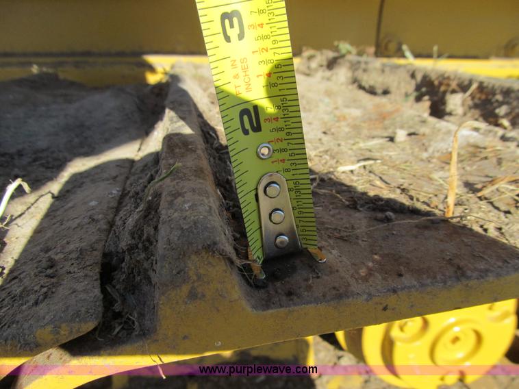 image for item J3354 2006 John Deere 750J LT dozer