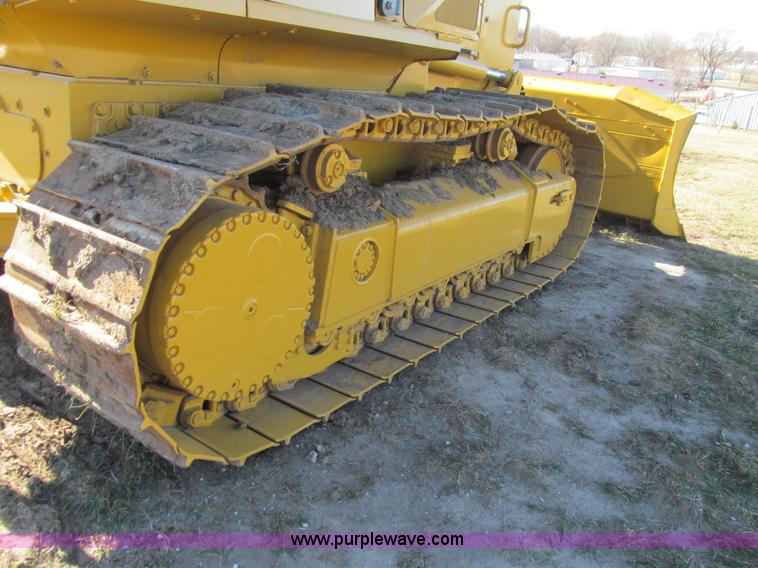 image for item J3354 2006 John Deere 750J LT dozer