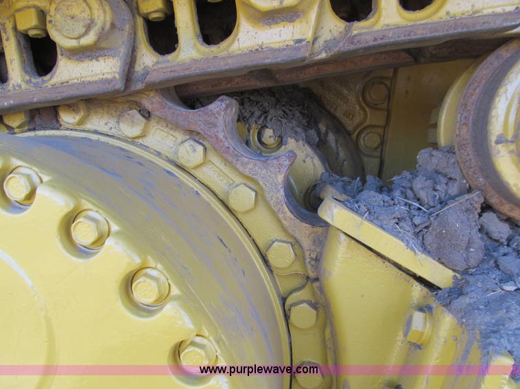 image for item J3354 2006 John Deere 750J LT dozer