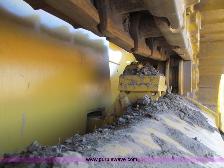 image for item J3354 2006 John Deere 750J LT dozer