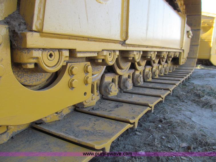 image for item J3354 2006 John Deere 750J LT dozer