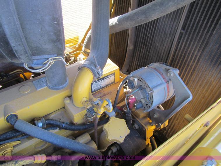 image for item J3354 2006 John Deere 750J LT dozer