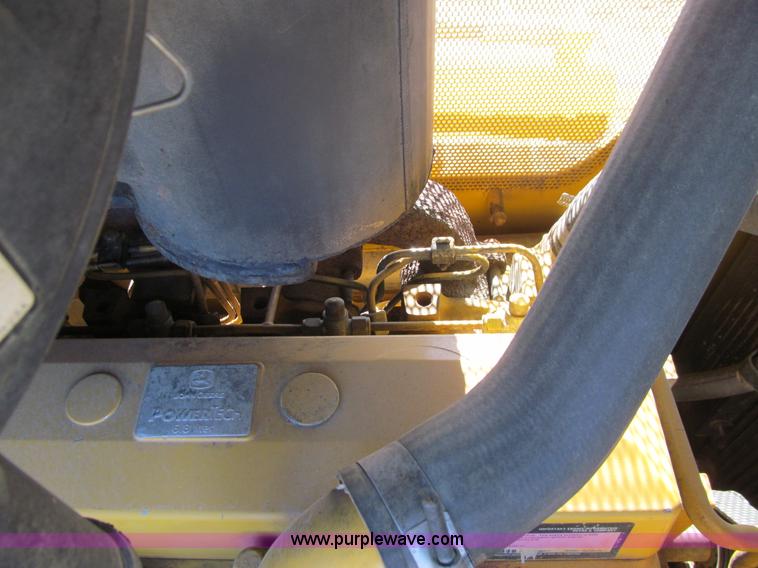 image for item J3354 2006 John Deere 750J LT dozer