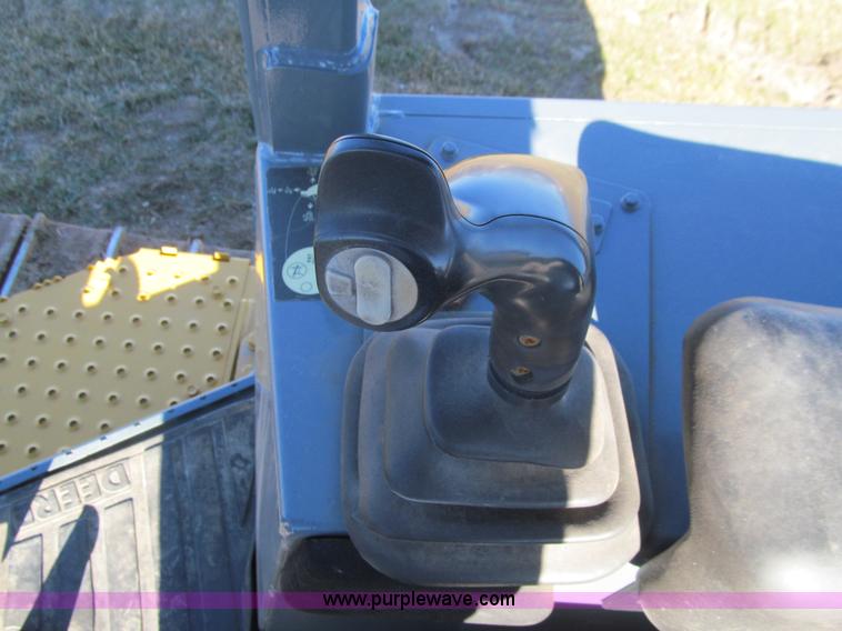 image for item J3354 2006 John Deere 750J LT dozer