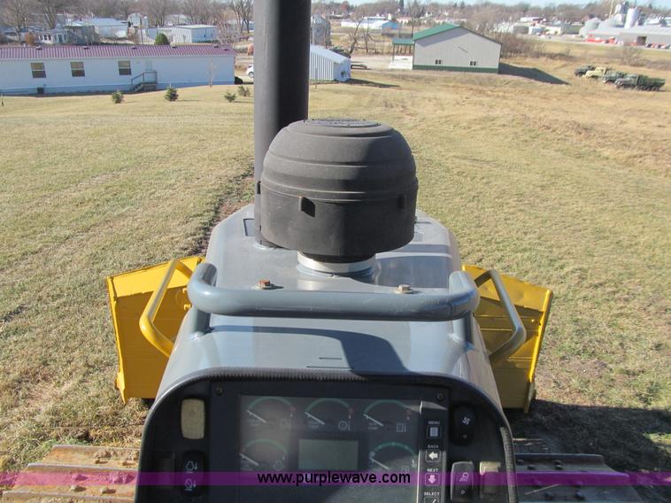 image for item J3354 2006 John Deere 750J LT dozer