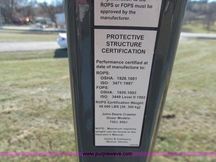image for item J3354 2006 John Deere 750J LT dozer