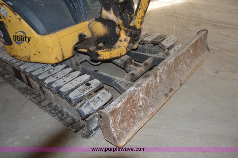 image for item Z9002 2008 Komatsu PC40MR compact excavator