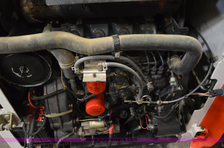 image for item Z9027 2005 Bobcat S220 skid steer