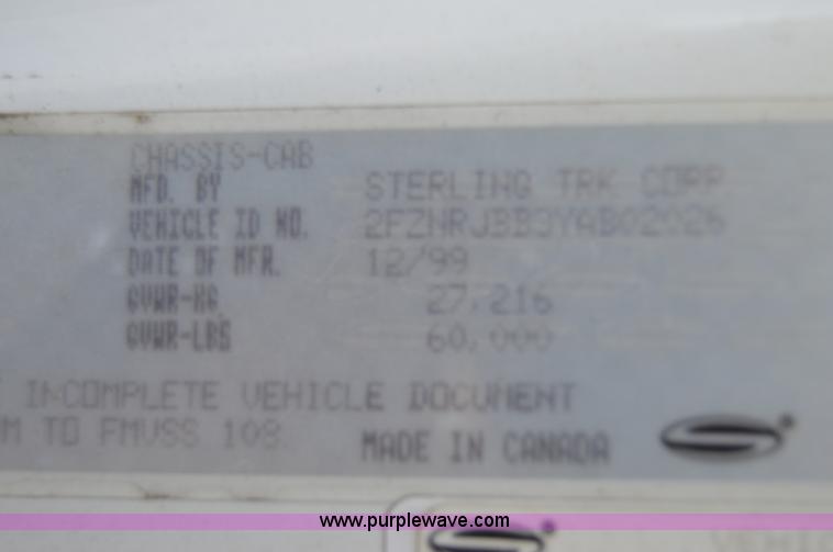 image for item Z9045 2000 Sterling L7501 vacuum truck