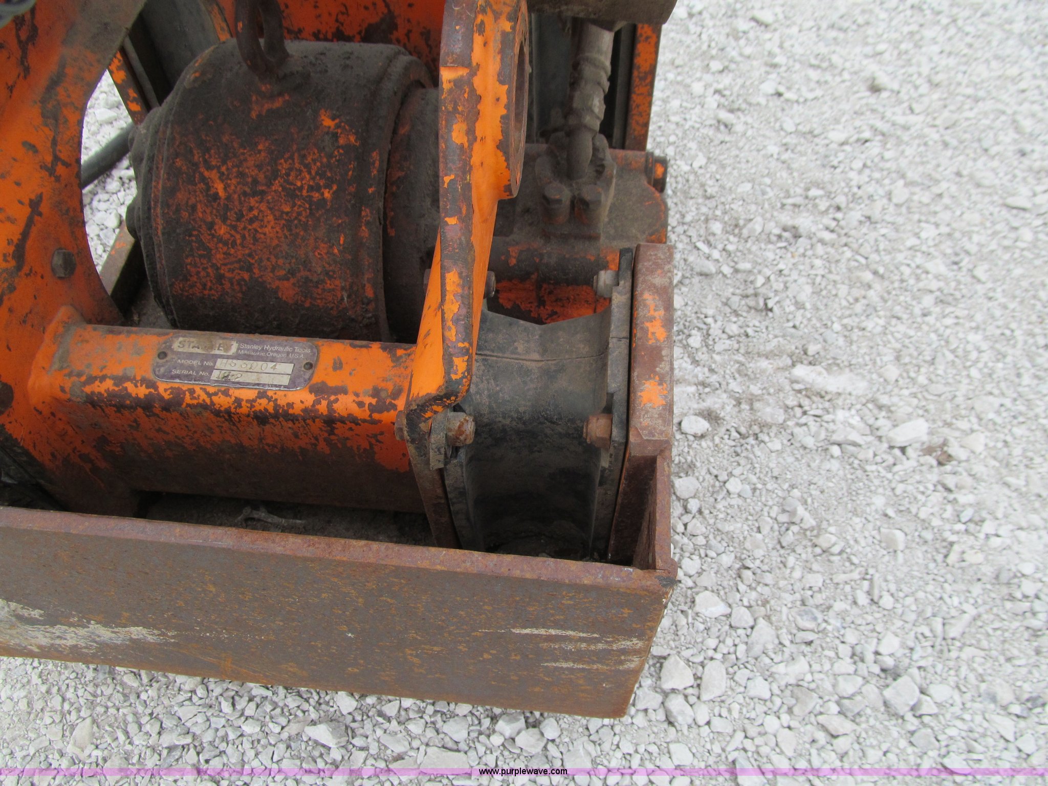 Stanley HS3004 hydraulic plate compactor in Atlantic, IA Item J3345