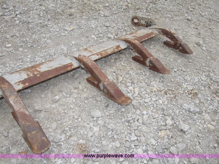 image for item AV9235 Seven tooth bolt-on cutting edge