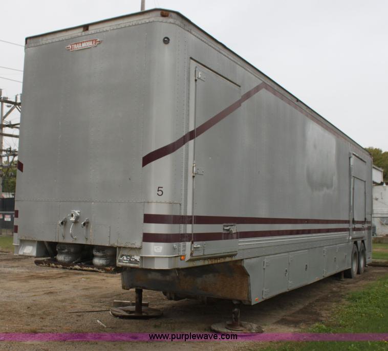 image for item BC9249 1985 Trailmobile enclosed trailer