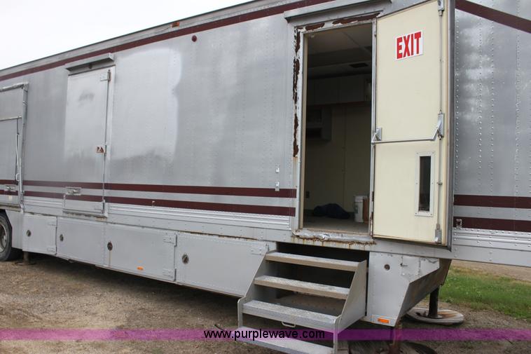 image for item BC9249 1985 Trailmobile enclosed trailer