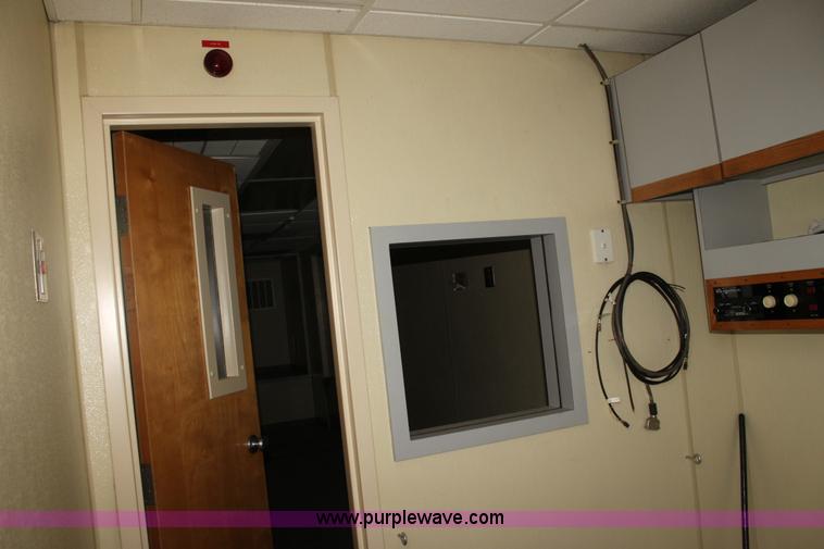 image for item BC9249 1985 Trailmobile enclosed trailer