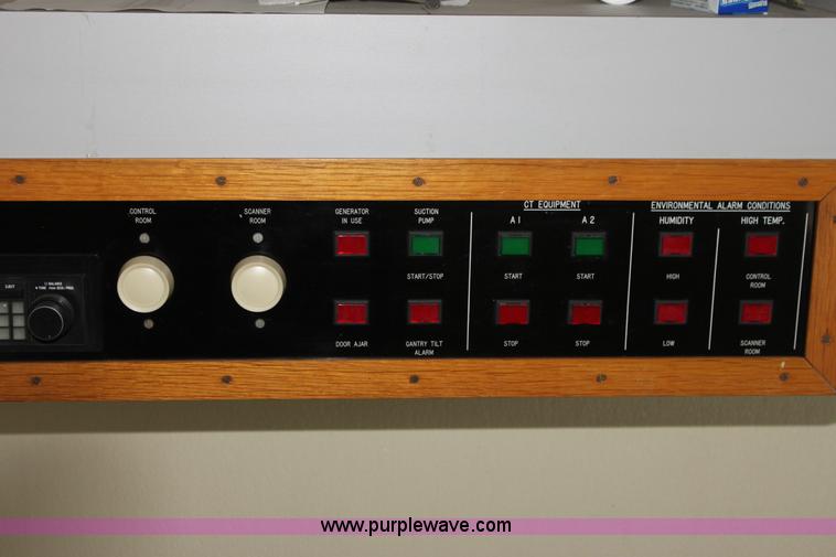 image for item BC9249 1985 Trailmobile enclosed trailer