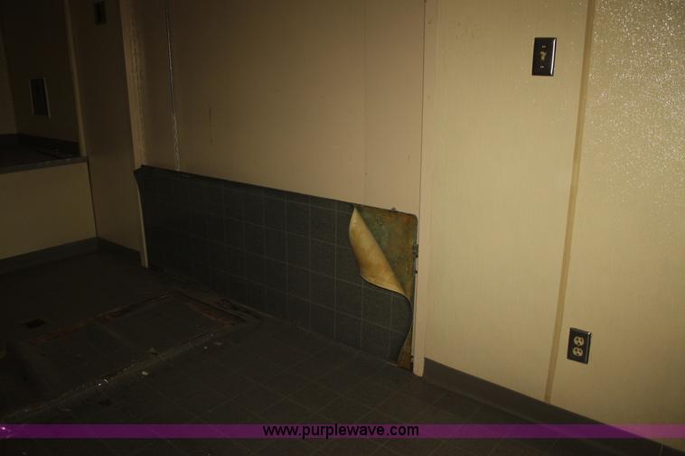 image for item BC9249 1985 Trailmobile enclosed trailer