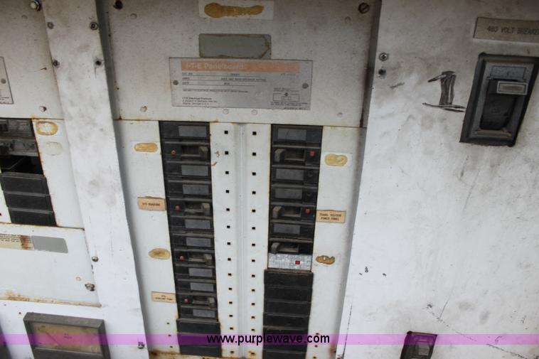 image for item BC9249 1985 Trailmobile enclosed trailer