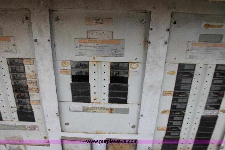 image for item BC9249 1985 Trailmobile enclosed trailer
