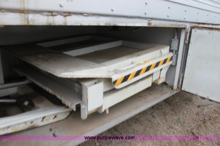 image for item BC9249 1985 Trailmobile enclosed trailer