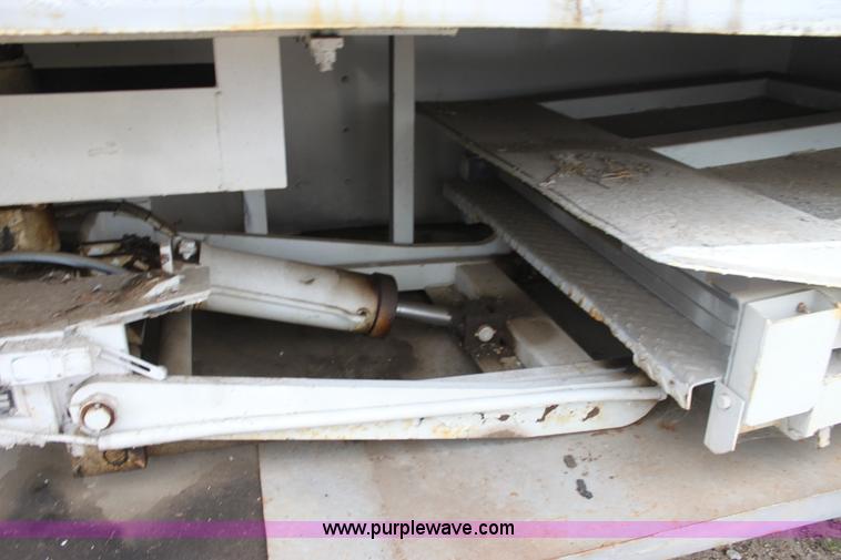 image for item BC9249 1985 Trailmobile enclosed trailer