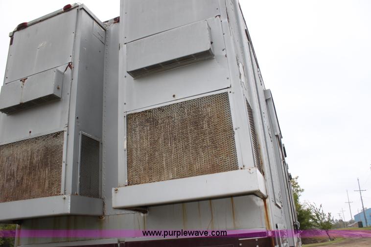 image for item BC9249 1985 Trailmobile enclosed trailer