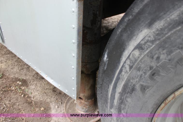 image for item BC9249 1985 Trailmobile enclosed trailer