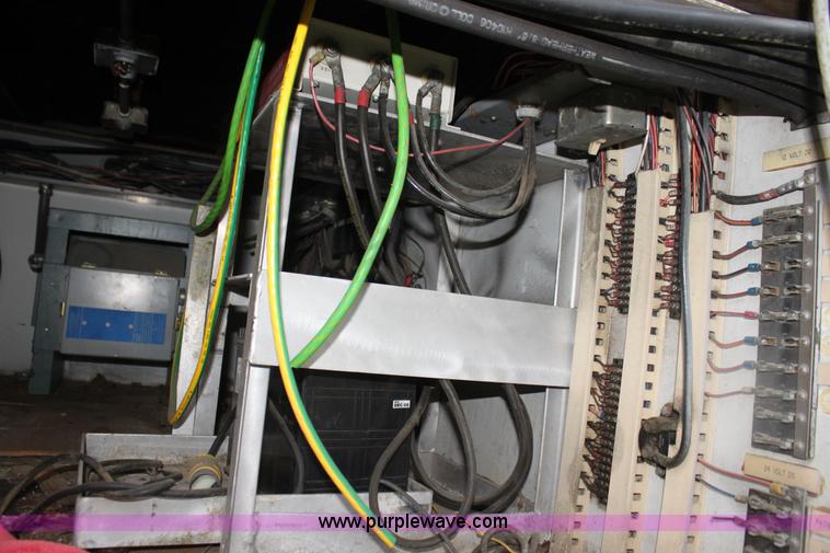 image for item BC9249 1985 Trailmobile enclosed trailer