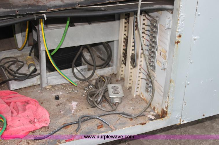 image for item BC9249 1985 Trailmobile enclosed trailer