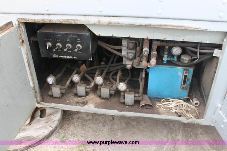 image for item BC9249 1985 Trailmobile enclosed trailer