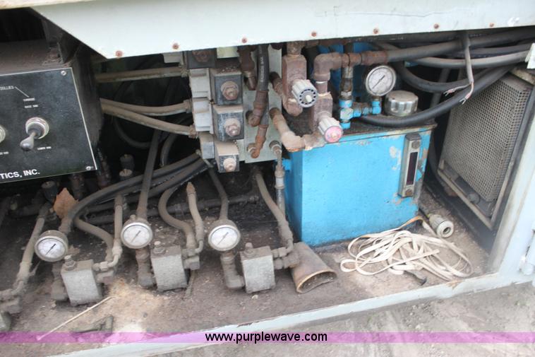 image for item BC9249 1985 Trailmobile enclosed trailer
