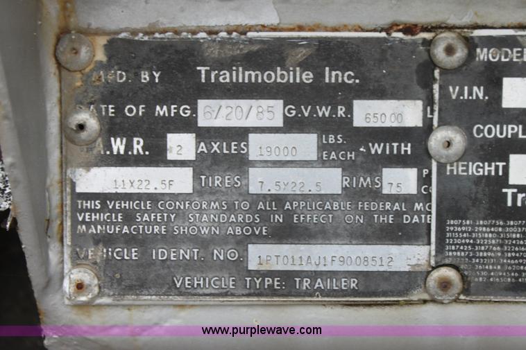 image for item BC9249 1985 Trailmobile enclosed trailer