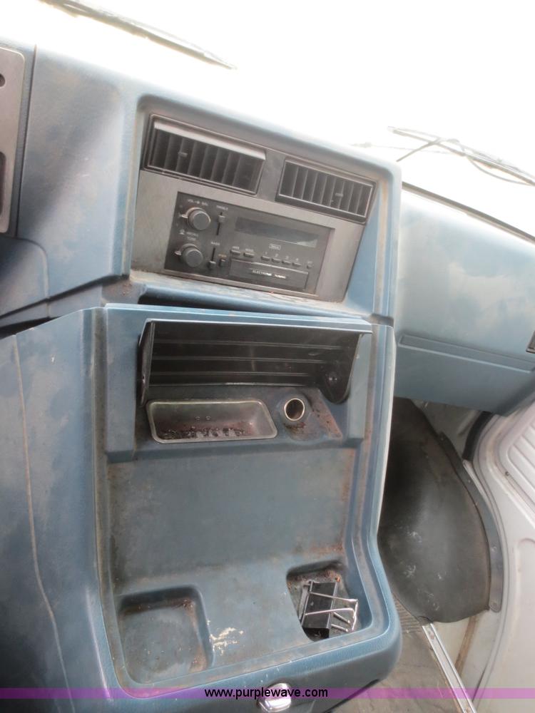 image for item D2224 1993 Chevrolet G10 van