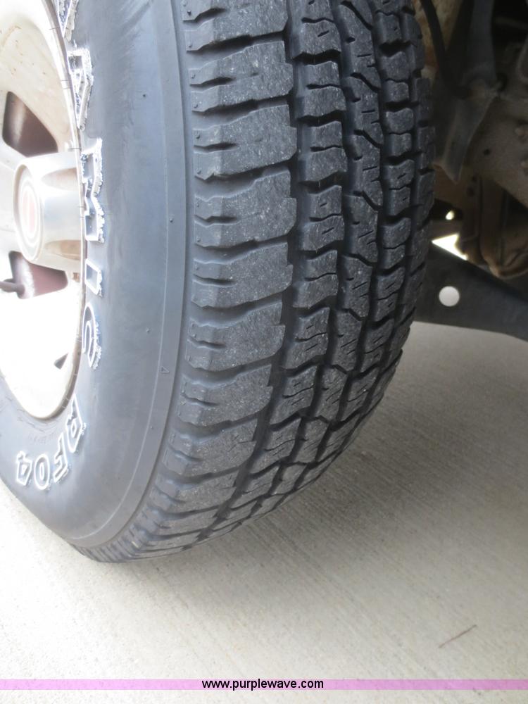 image for item D2225 1993 Ford F150 XL pickup truck