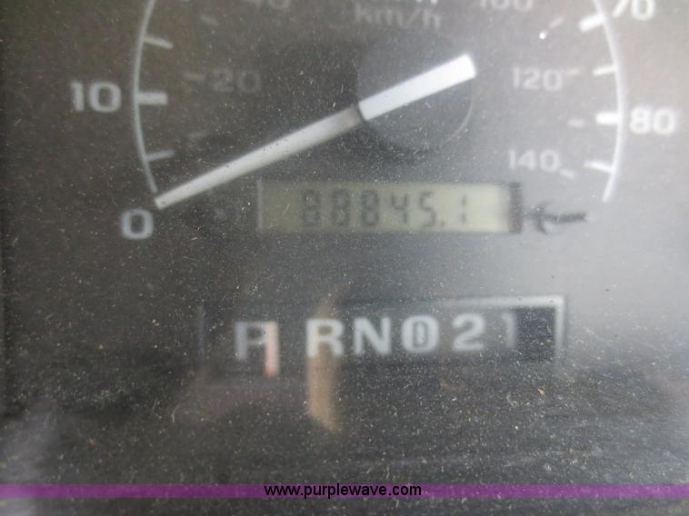 image for item D2225 1993 Ford F150 XL pickup truck