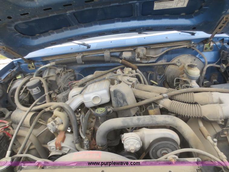 image for item D2225 1993 Ford F150 XL pickup truck