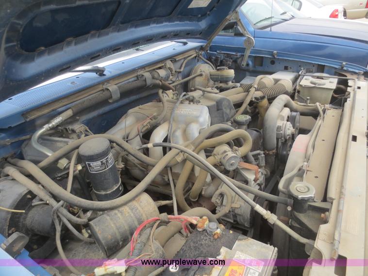 image for item D2225 1993 Ford F150 XL pickup truck