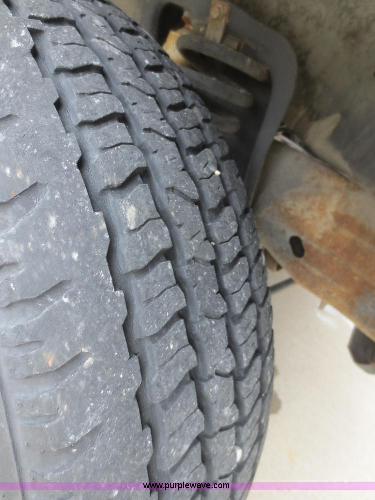 image for item D2225 1993 Ford F150 XL pickup truck