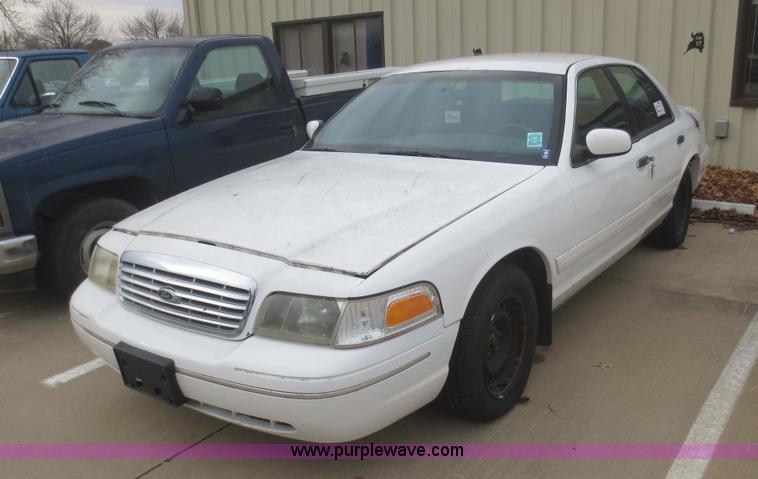 image for item D2227 2000 Ford Crown Victoria Police Interceptor
