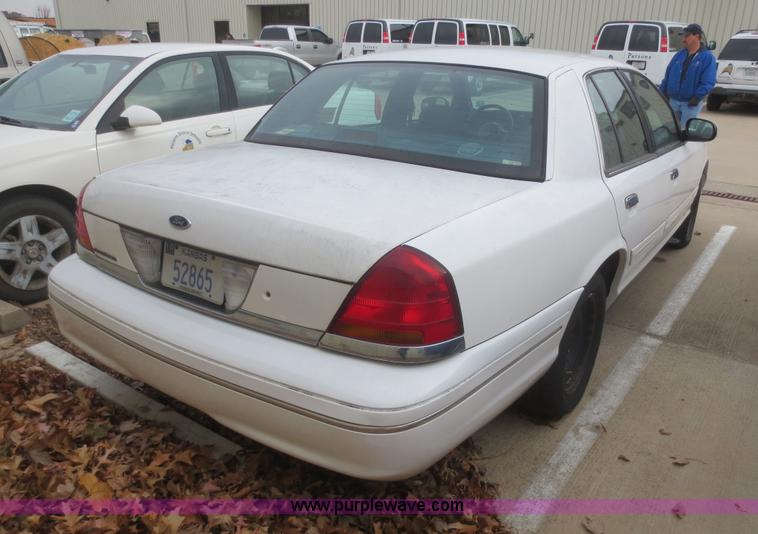 image for item D2227 2000 Ford Crown Victoria Police Interceptor