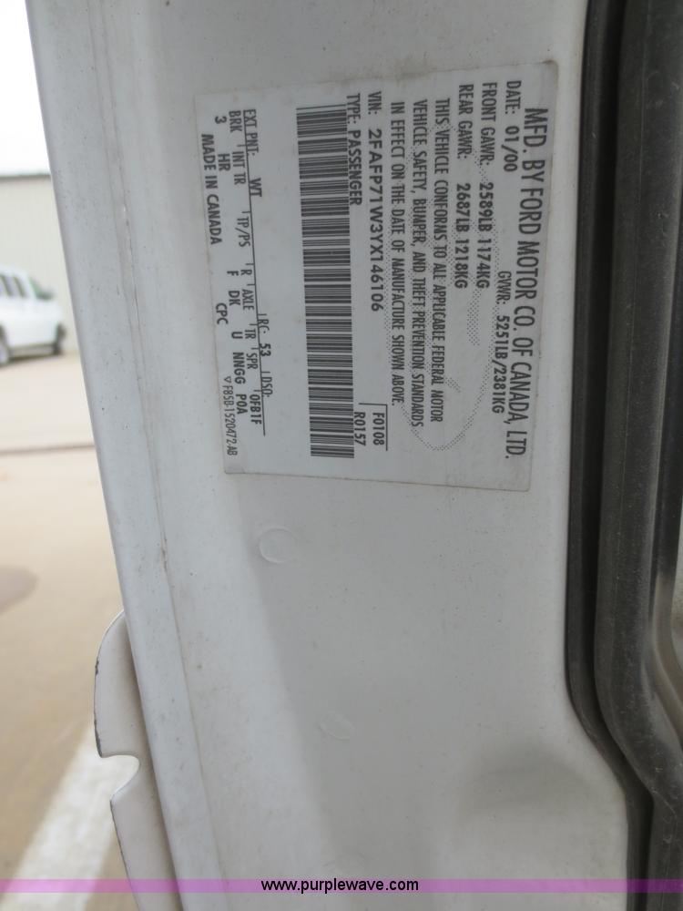 image for item D2227 2000 Ford Crown Victoria Police Interceptor