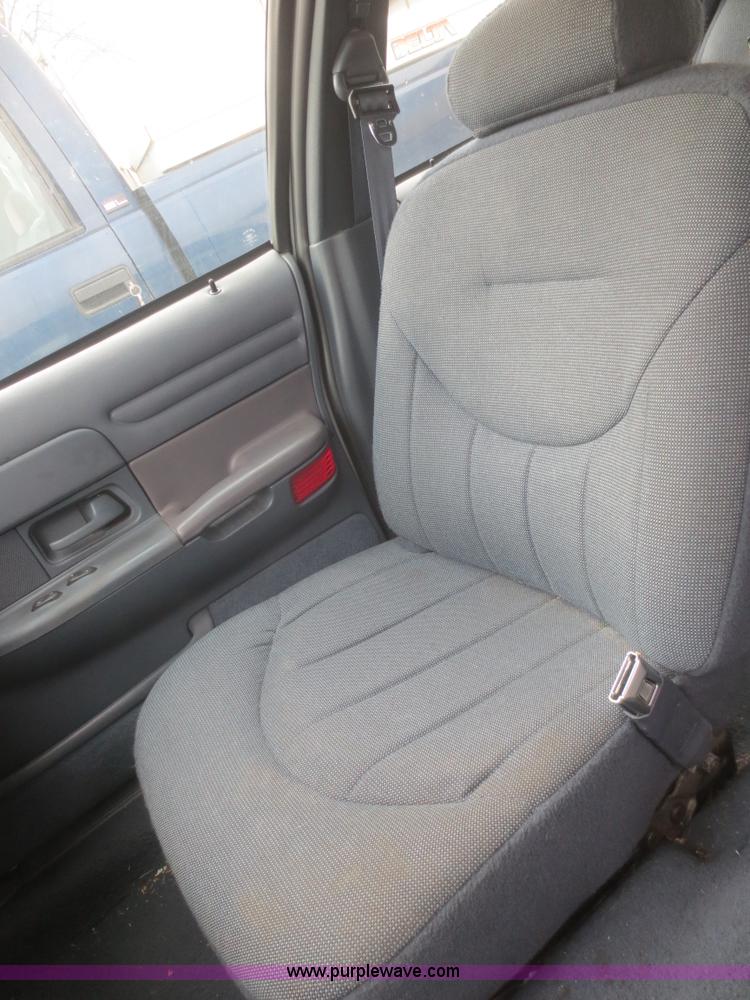 image for item D2227 2000 Ford Crown Victoria Police Interceptor