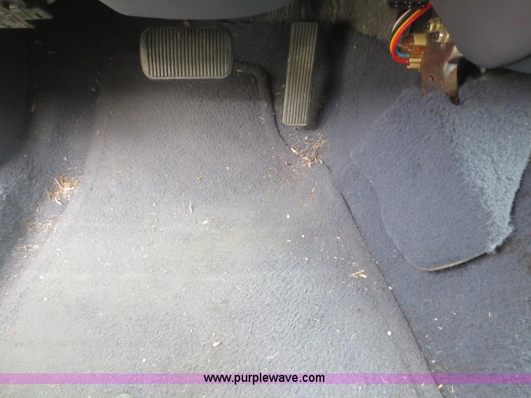 image for item D2227 2000 Ford Crown Victoria Police Interceptor