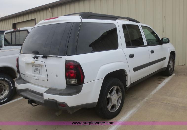 image for item D2228 2005 Chevrolet TrailBlazer EXT LS SUV