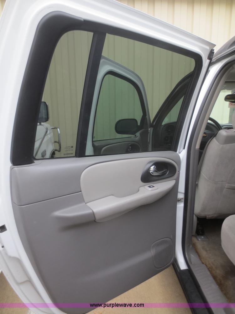 image for item D2228 2005 Chevrolet TrailBlazer EXT LS SUV