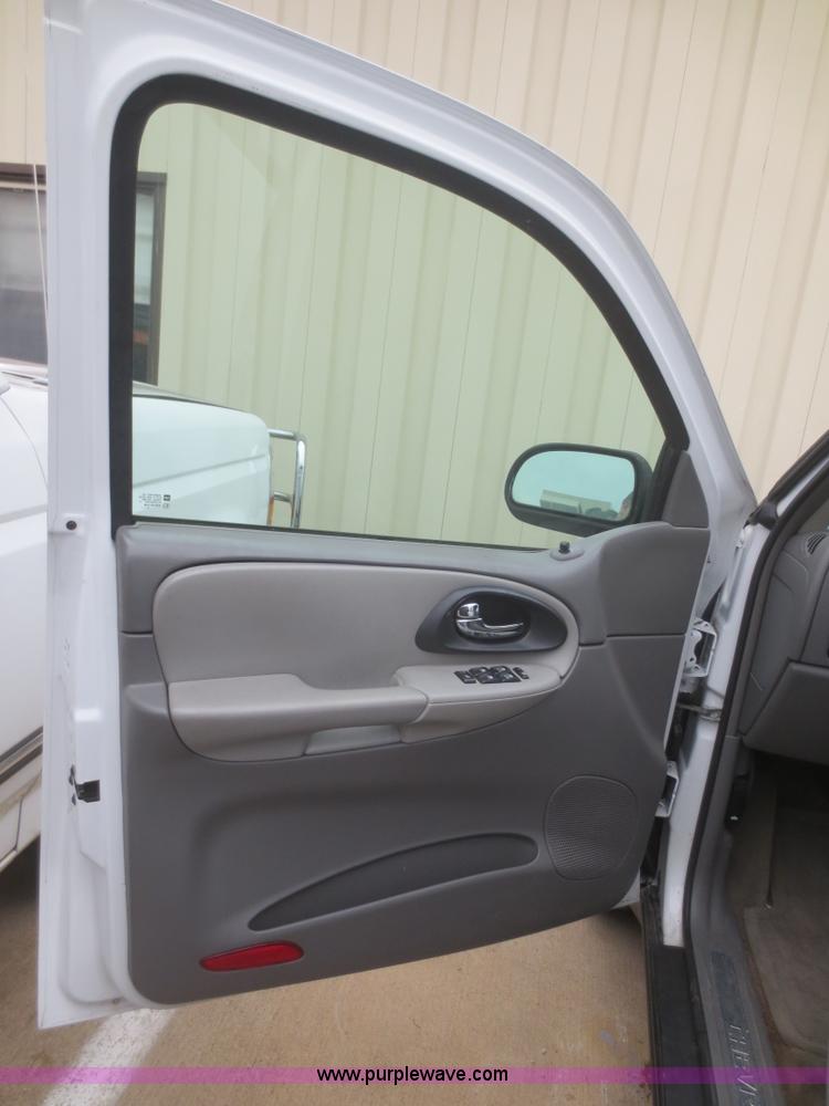 image for item D2228 2005 Chevrolet TrailBlazer EXT LS SUV