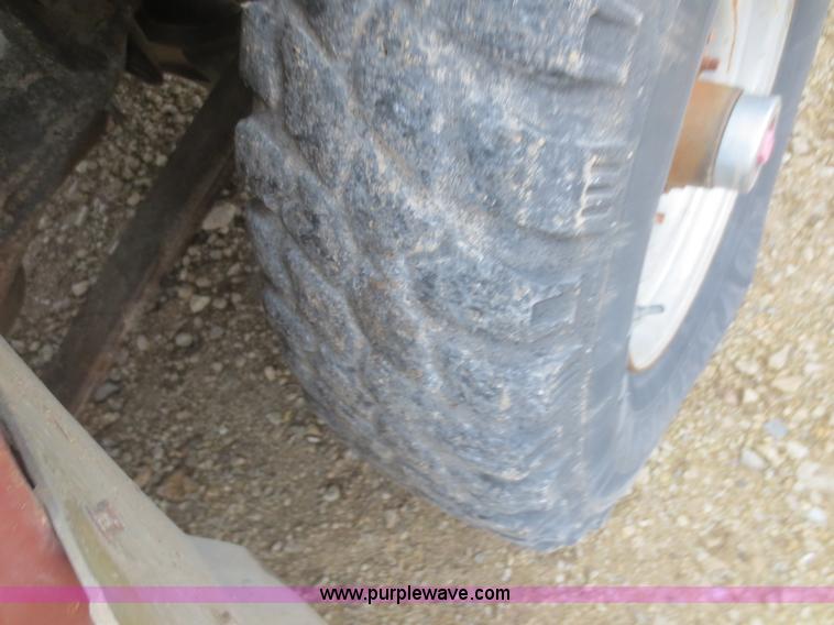 image for item D2234 1984 Ford F250 flatbed pickup truck