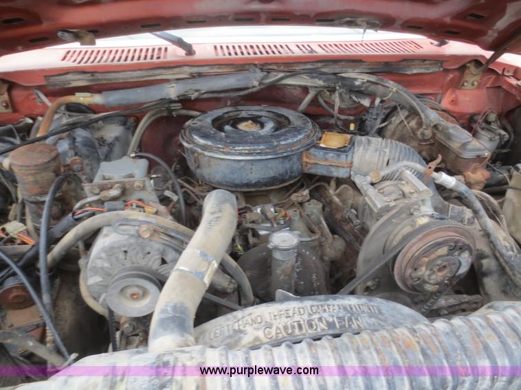 image for item D2234 1984 Ford F250 flatbed pickup truck