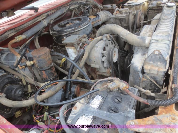 image for item D2234 1984 Ford F250 flatbed pickup truck